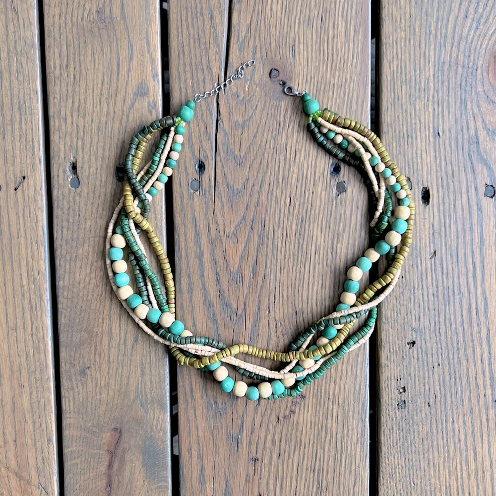 6-string twisted bead necklace - green/cream